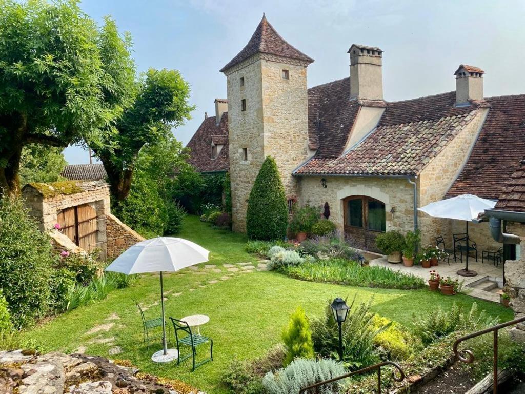 Manoir De Rieuzal Bed & Breakfast Loubressac ภายนอก รูปภาพ