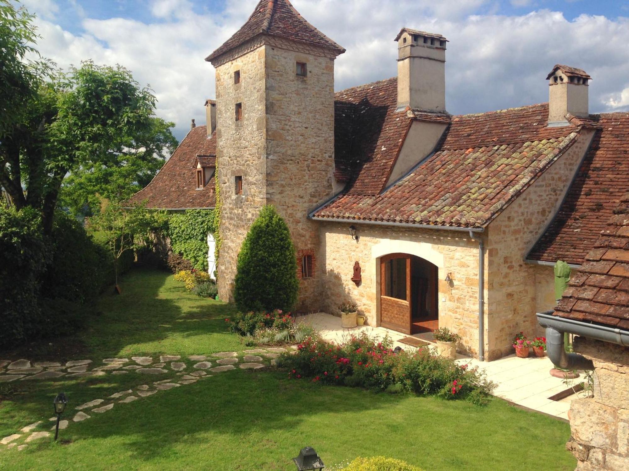 Manoir De Rieuzal Bed & Breakfast Loubressac ภายนอก รูปภาพ