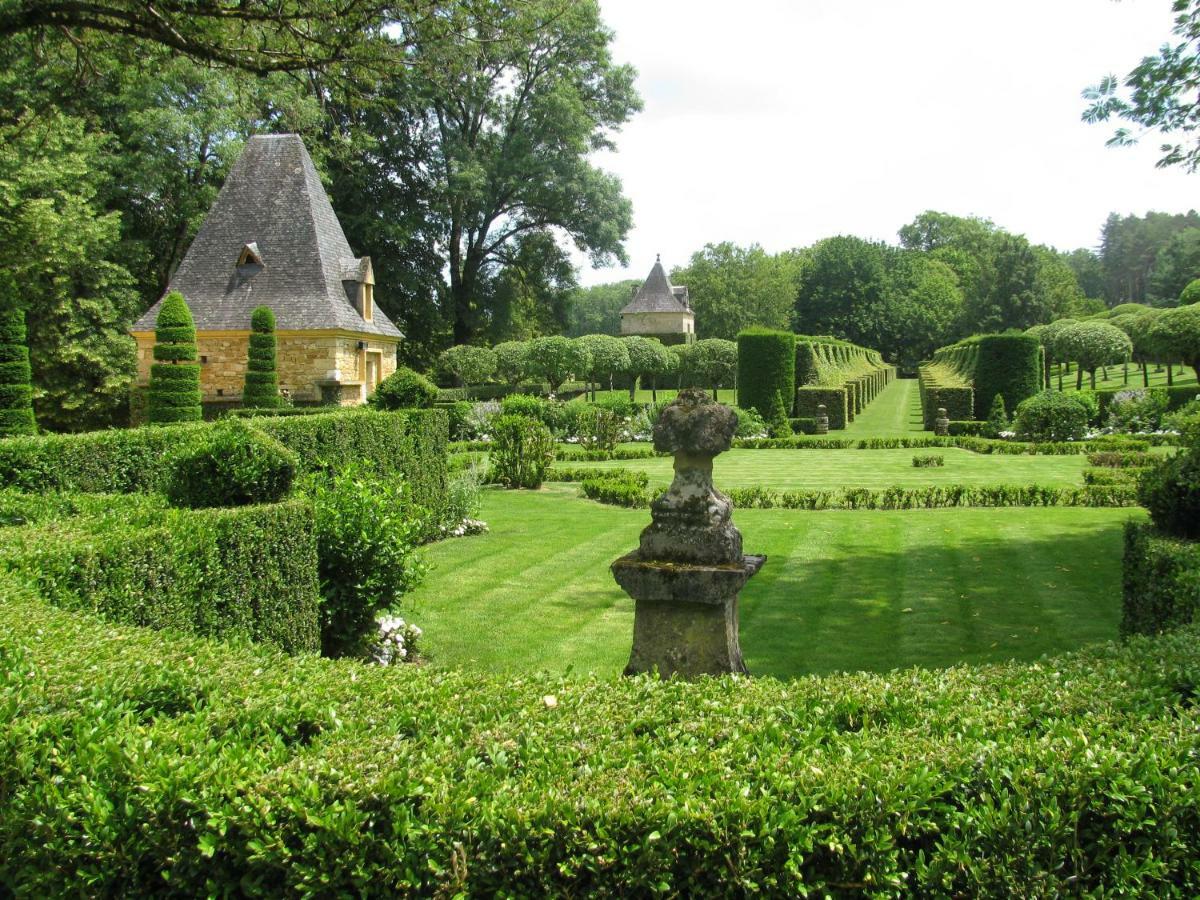 Manoir De Rieuzal Bed & Breakfast Loubressac ภายนอก รูปภาพ
