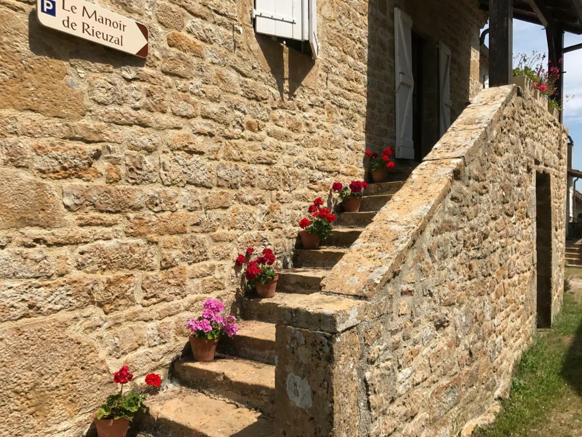 Manoir De Rieuzal Bed & Breakfast Loubressac ภายนอก รูปภาพ