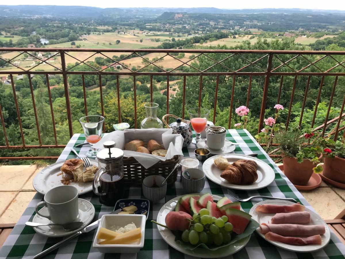 Manoir De Rieuzal Bed & Breakfast Loubressac ภายนอก รูปภาพ